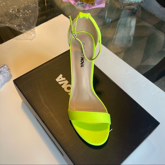 Fashion Nova’ Neon Yellow Heels - Picture 9 of 11